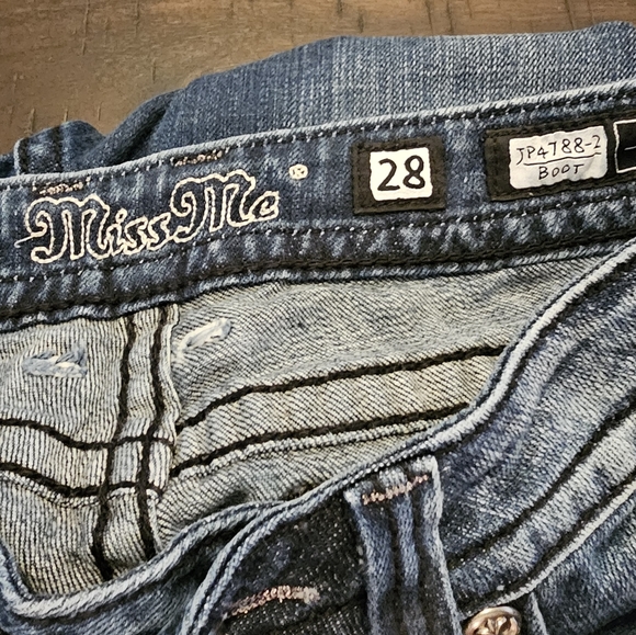 Size 28 Vintage Miss Me Jeans - Picture 3 of 3